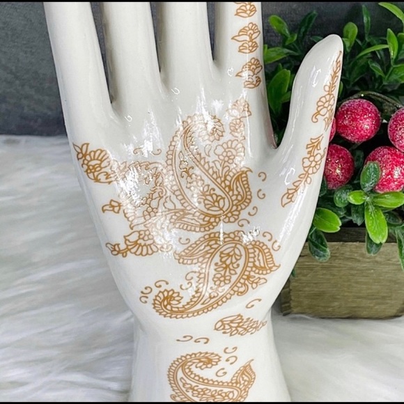 Sold 🌟🌟JEWELRY HOLDER Hand Decor Boho Display Tattooed jewelry display glass - Picture 8 of 12